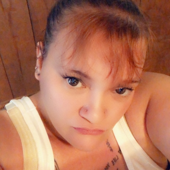 Meet your Posher, Becky WILL TAKE OFFERS CLOSING - Picture 2 of 4